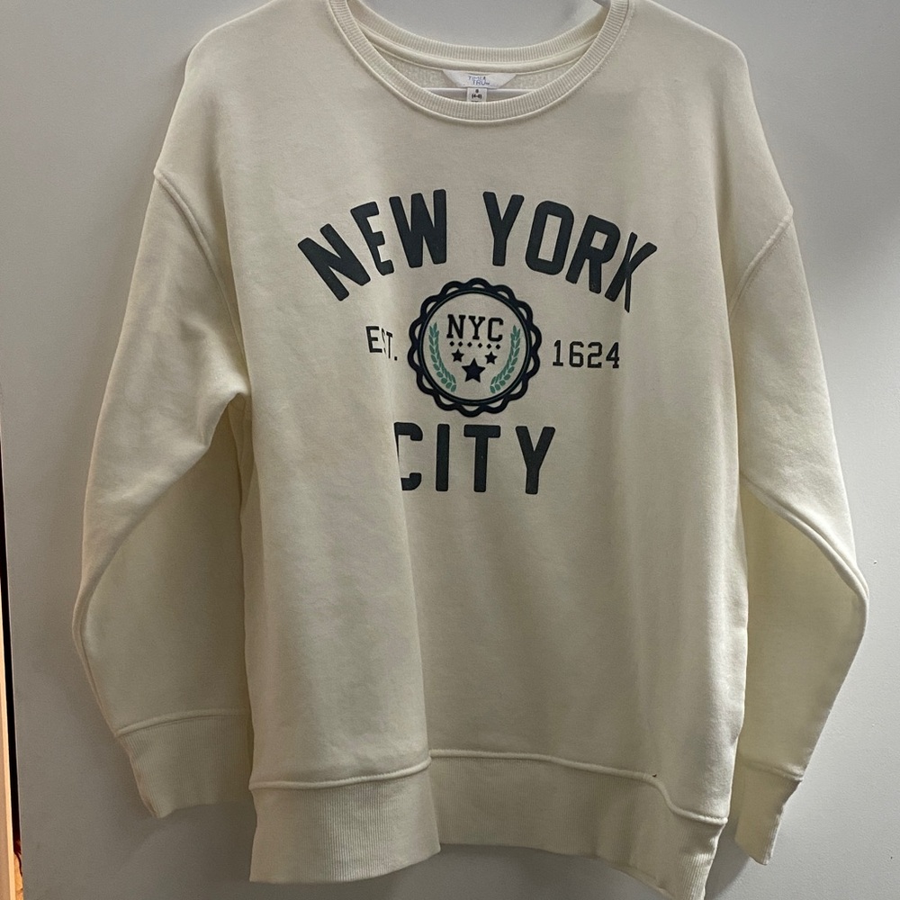 Time and Tru Cream New York City Women's Crewneck Sweater